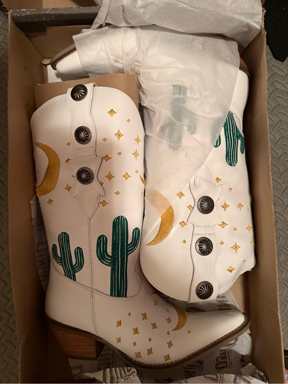 dingo White Western Boots with Green Cactus & Gold Accents - Picture 6 of 11